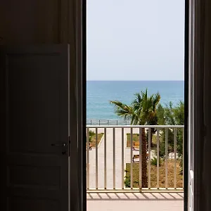 Couette-café Sea, Pozzallo